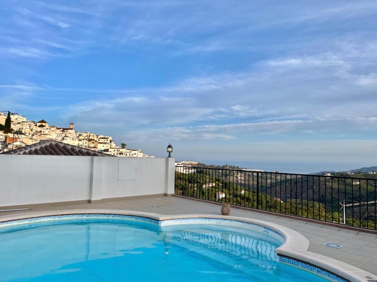 Casa La Aguanosa Con Piscina Y Vistas Al Mar Appartement Frigiliana Buitenkant foto